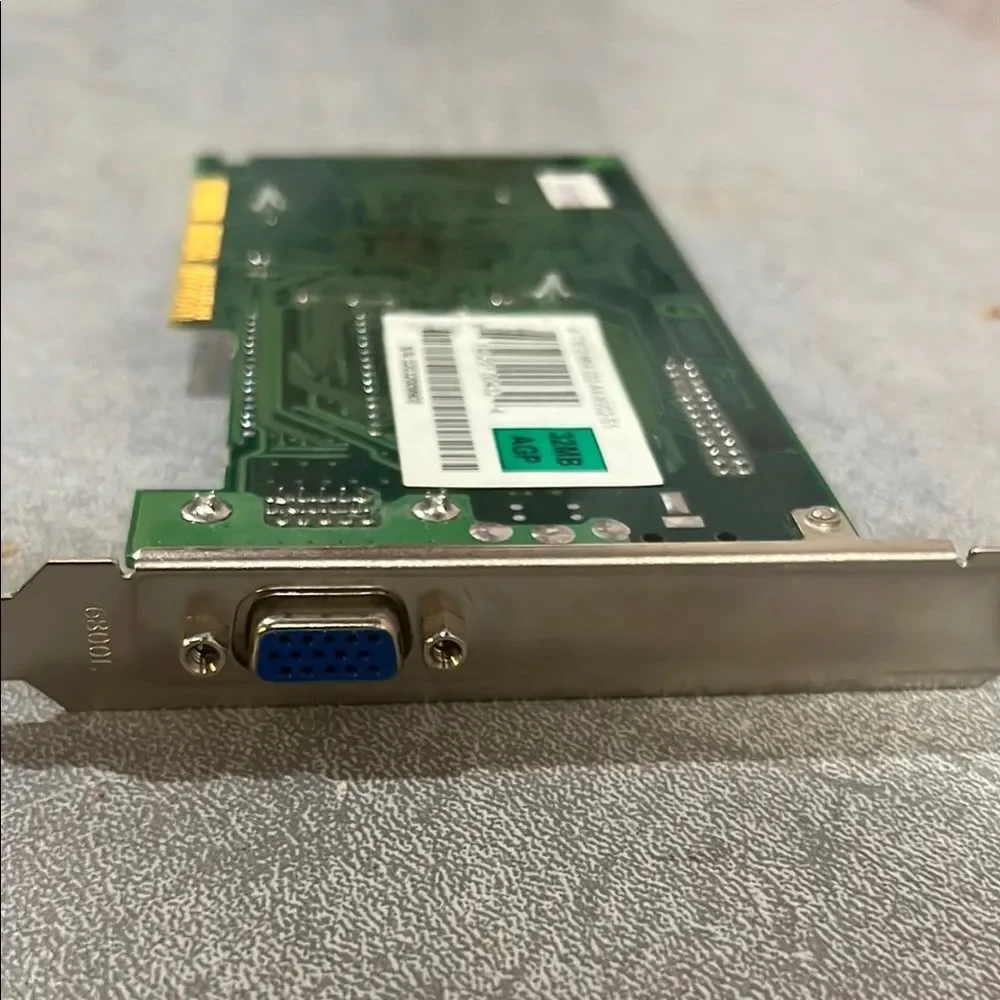 High-Performance Graphics Card with Cooling Fan vga